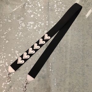 Shoulder strap for your purse in black and white